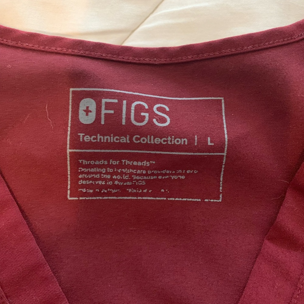 Figs Casma Three Pocket Scrub Top, Large